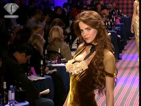 fashiontv | FTV.com - BETSEY JOHNSON FW 2005/2006