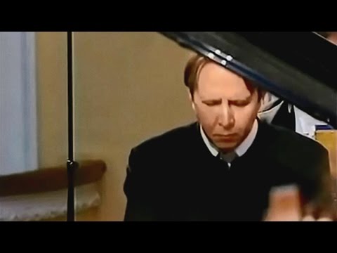 Mikhail Pletnev plays Rachmaninoff - Piano Concerto No. 3 (Moscow, 2003)