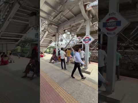 Masjid Bundar Railway Stashion Mumbai