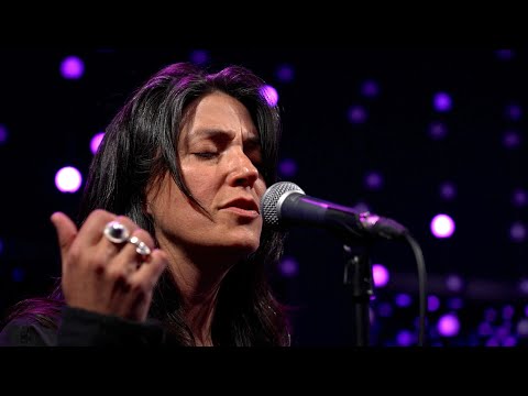 Sharon Van Etten - Trouble (Live on KEXP)