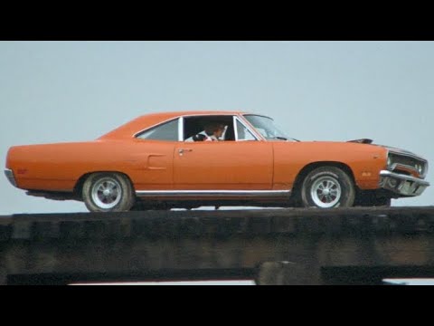 Brewster McCloud (1970) - Car Chase through Houston (1/2)