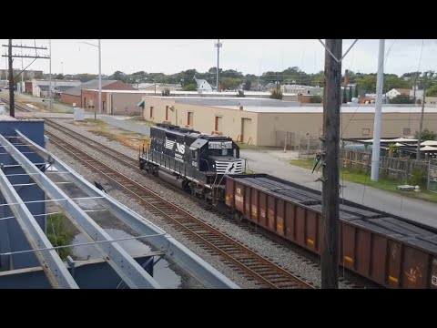 Norfolk Southern NV22 east 2020-09-21 with former NW SD40-2 6101 leading LHF and turnout