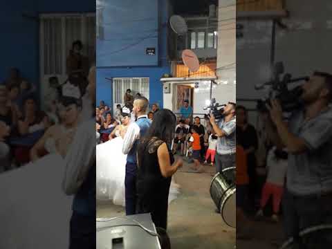 Menemenli tayfun  gecenin kraliçesi düğünden vidio