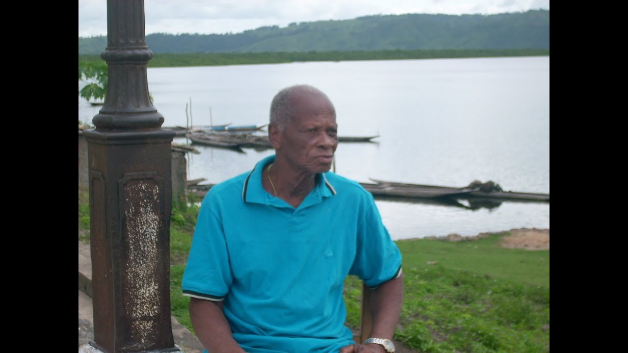 MEMÓRIAS DO RECÔNCAVO: BESOURO E OUTROS CAPOEIRAS (2008 - 54min.) direção Pedro Abib