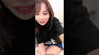 【TikTok】油断したらまたパンチラ 照れ隠しのにこやか笑顔