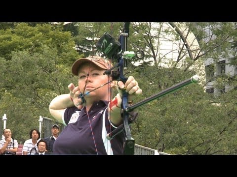 Christie Colin v Laura Longo – compound women quarterfinal | Tokyo 2012 Archery World Cup Final