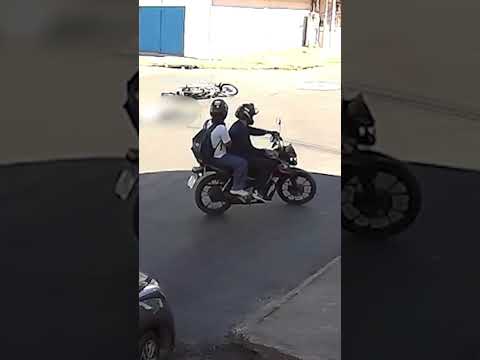 Colisão entre motocicletas deixa dois feridos em Cachoeiro de Itapemirim #shorts #noticias