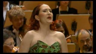 Simone Kermes - Glitter and be gay  (Candide - L. Bernstein) Cunigonde
