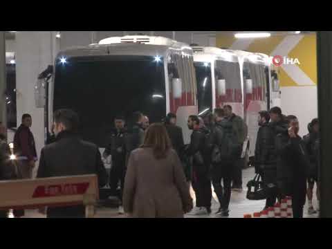 Altay kafilesi, stattan polis otobüsüyle ayrıldı