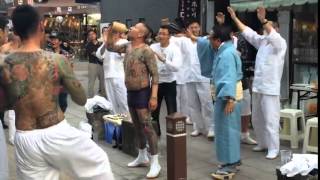Download lagu Yakuza gang celebrating in Asakusa, Tokyo, may 2014..mp4 mp3