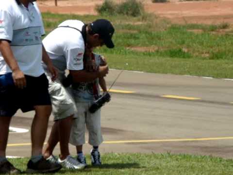 Batatinha pousando sem aileron - IMAC BRASIL 2007