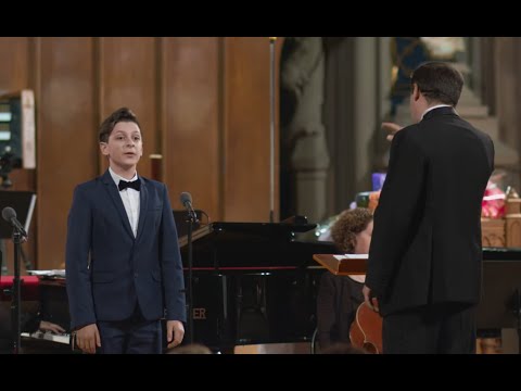 Amar Pelos Dois, Luísa Sobral. Solo - Oleksii Yehorychev-Krimberg.