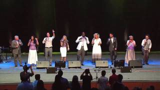Heritage Singers / &quot;Hosanna&quot; (Live from Prague)