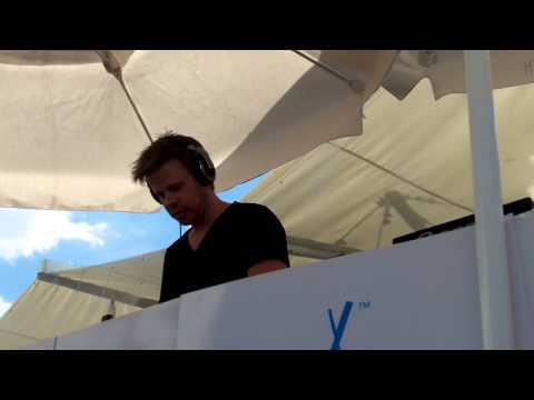 Ferry Corsten - Knas is Coming Home (Marco V Mashup) @ Nikki Beach Las Vegas LDW, 2 of 13, 09-04-11