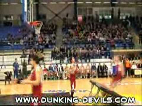 Acrobatic Slam Dunk Show