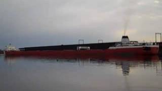 preview picture of video 'Roger Blough maneuvering BN terminal Superior'