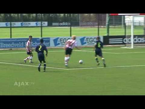 Toekomst Journaal: Ajax E2 ruim langs MVV E1