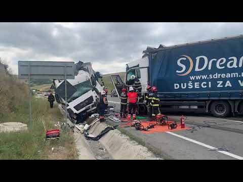 Grav accident lângă Cluj-Napoca! Impact între două autocamioane și un autoturism