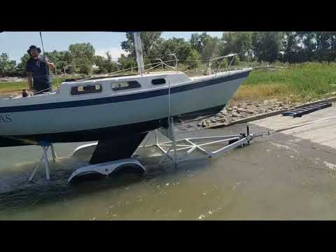 How to cable launch a fin keel sailboat