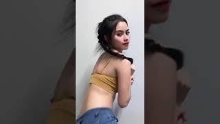 【TikTok】《ショート》セクシーな縦動画：???????@bmnnc_tt1 #dance #beautiful  #すっぴん美人 #揺らぎ #揺れる