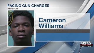 Download lagu POLISI: Remaja yang terlihat dalam video penangkapan viral kini menghadapi tuduhan kepemilikan senjata api yang tidak terkait dengan kasus ini. mp3 Download lagu POLISI: Remaja yang terlihat dalam video penangkapan viral kini menghadapi tuduhan kepemilikan senjata api yang tidak terkait dengan kasus ini. mp3