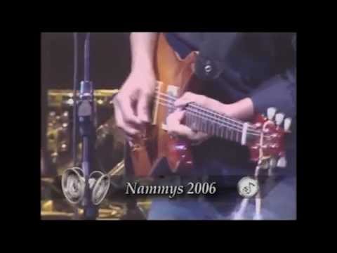 Wade Fernandez NAMMYS award & performance for Male Artist of the Year 2006.mp4