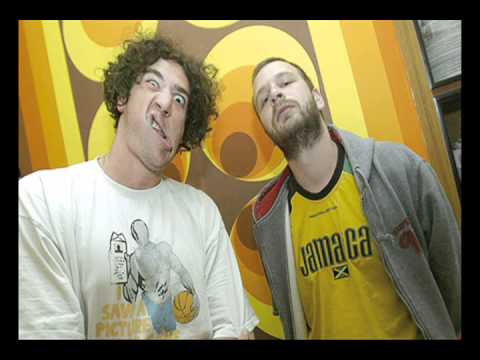 Mononukleozni Rodjaci - U Sobi Njene Bake [2011]