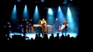 Hooverphonic in Amsterdam - 'A devil kind of girl'