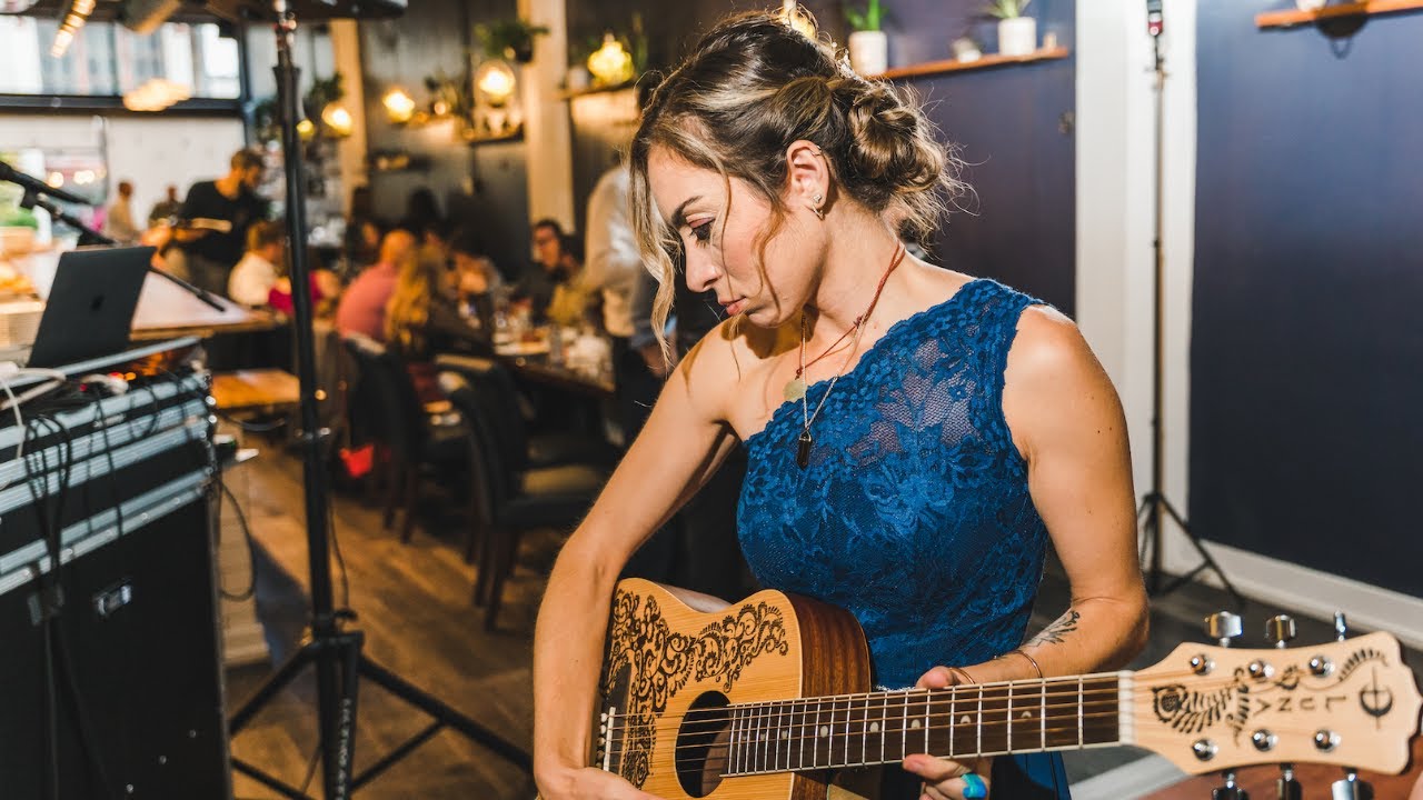 Rising Star at Universal CityWalk: Find your voice with the help of backup  singers and a band