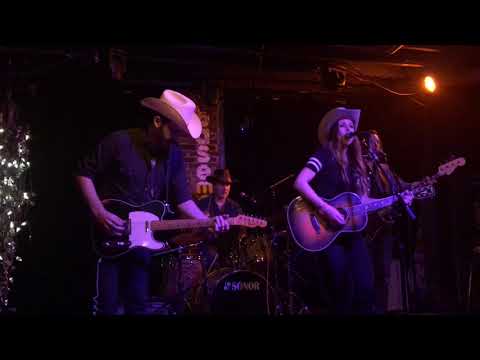 Tommy Ash - She’s In Love With A Rodeo Man