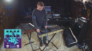 Video thumbnail for Pyramids Stereo Flanger w/ Roland TR-808 & Sequential Circuits Pro One - Jon Sonnenberg by EarthQuakerDevices