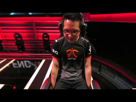 Huni encouraging the team in their last BO5 against SKT