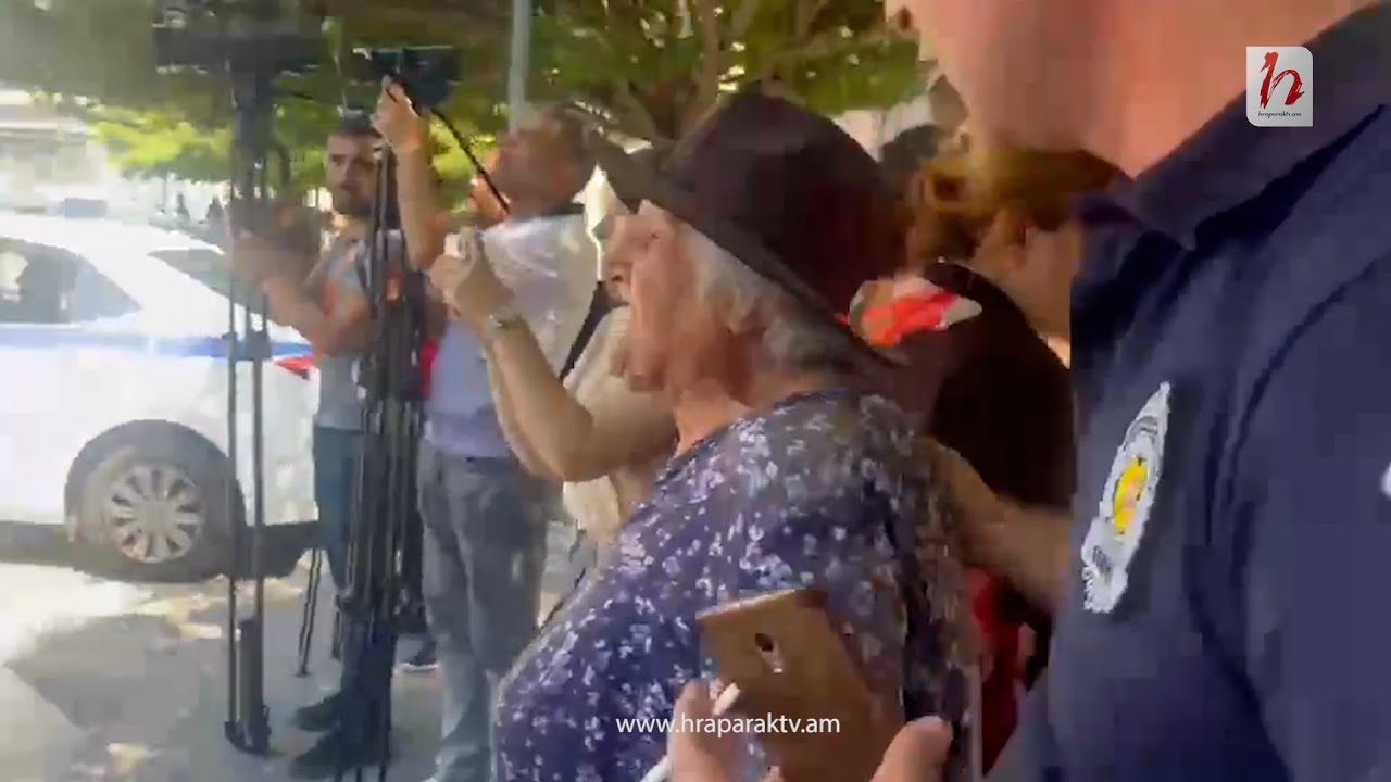 «Կանգնի հլը, փչացած». տարեց կինը՝ Գևորգ Պապոյանին