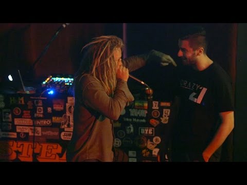 Lukerative vs Crazy J / Top 16 - Australian Beatbox Championships 2016