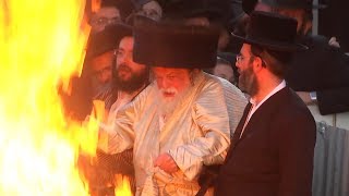אֲדוֹנֵנוּ בַּר יוֹחָאי: ההדלקה המסורתית של האדמו"ר מתולדות אברהם יצחק במירון, ל"ג בעומר תשע"ז