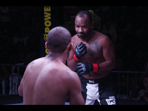 A estreia de "Vem Tranquilo" como lutador profissional