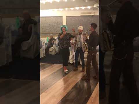 Humoristet kercovar - rexhebia duke e kall atmosferen