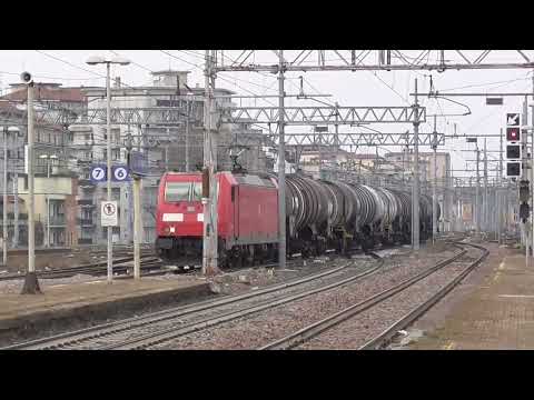 E483 107 DB Cargo Italia con cisterne mobili
