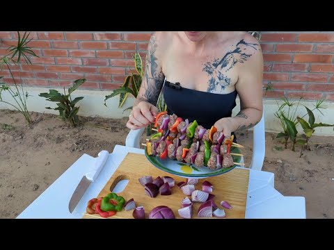 Bratwurstspieße mit Kartoffelpfanne | schnelles, leckeres & einfaches Partyfood
