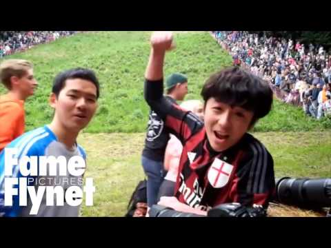 Cheese Rolling 2016 At Coopers Hill In Gloucestershire