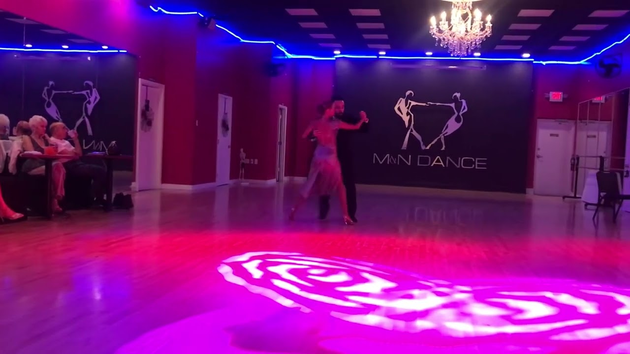 Dominguera de Color Tango - Bailan Jeremias Fors & Erin Fennell