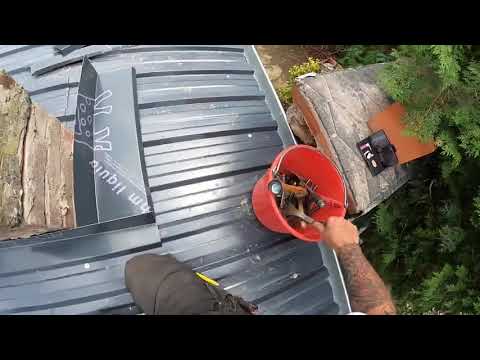 Kamineinfassung bei Trapezblech Schornstein Einfassung - Kaminverwahrung - Alublech anthrazit