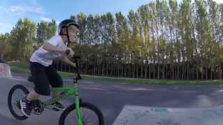 preview picture of video 'Chute d'enfant en vélo (BMX). fall bike children!'