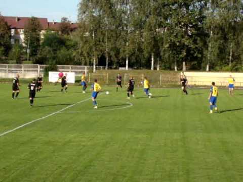 Słupek Sławomir Jedynak 33' Pogoń 1945 Staszów 2-0 MKS Stąporków 20.09.09r.