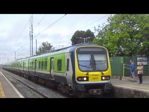 Irish Rail 29000 class commuter train 29111 + 29417 -Malahide station - Dublin