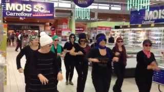 preview picture of video 'Flash mob : Hypermarché CARREFOUR - BESANCON 2013'