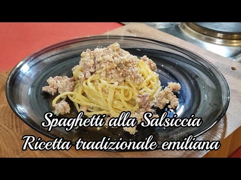 Pasta con Salsiccia e Latte ( Ricetta della tradizione Emiliana ) Subtitles @ChefJasonznc