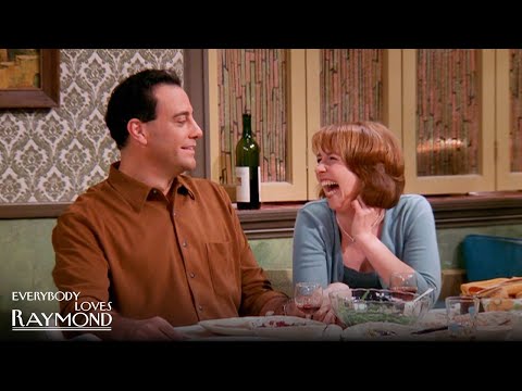 Everybody Hates a Holiday Gone Wrong | Everybody Loves Raymond