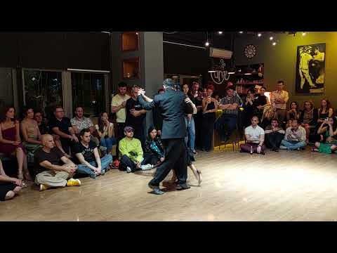 Miranda Xu & Özgür Özkaya, Como Nos Cambia La Vida, Alfredo Angelis, Oscar Larroca, Video 2/3