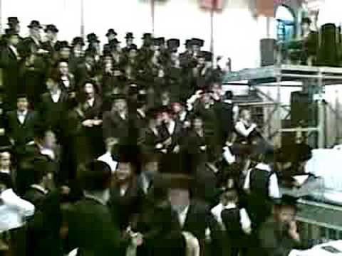Modzitz - Lelov Wedding part 1 (Kabolas Ponim)
